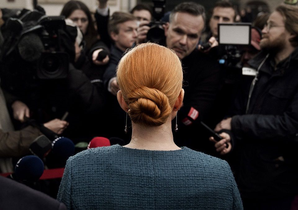 Inger Støjberg fotograferet efter domsafsigelsen i Rigsretten 13. december 2021. Rigsretten idømte Støjberg ubetinget fængselsstraf i 60 dage, men efter endt straf kan hun stille op til det kommende folketingsvalg. De samme regler glæder ikke for kommunalpolitikere.