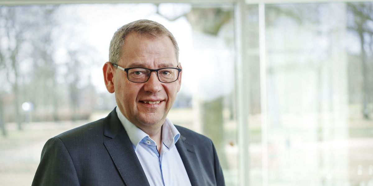 "Jeg ville med glæde rulle fjernvarme ud til Allerød i morgen, men der er bare noget lovgivning, der står i vejen for det," siger borgmester i Allerød Karsten Längerich (V) til Berlingske.