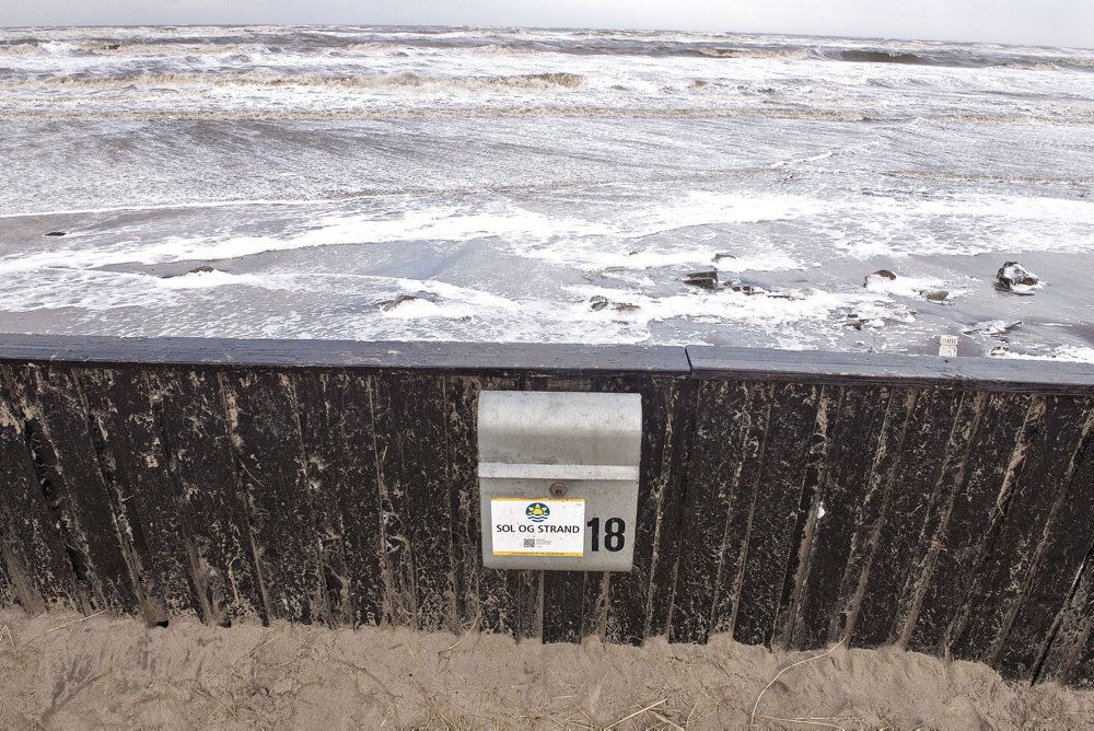 Hjørring Kommune har en af landets højeste erosionsrater, hvor havet hvert år æder en til to meter af kysten.