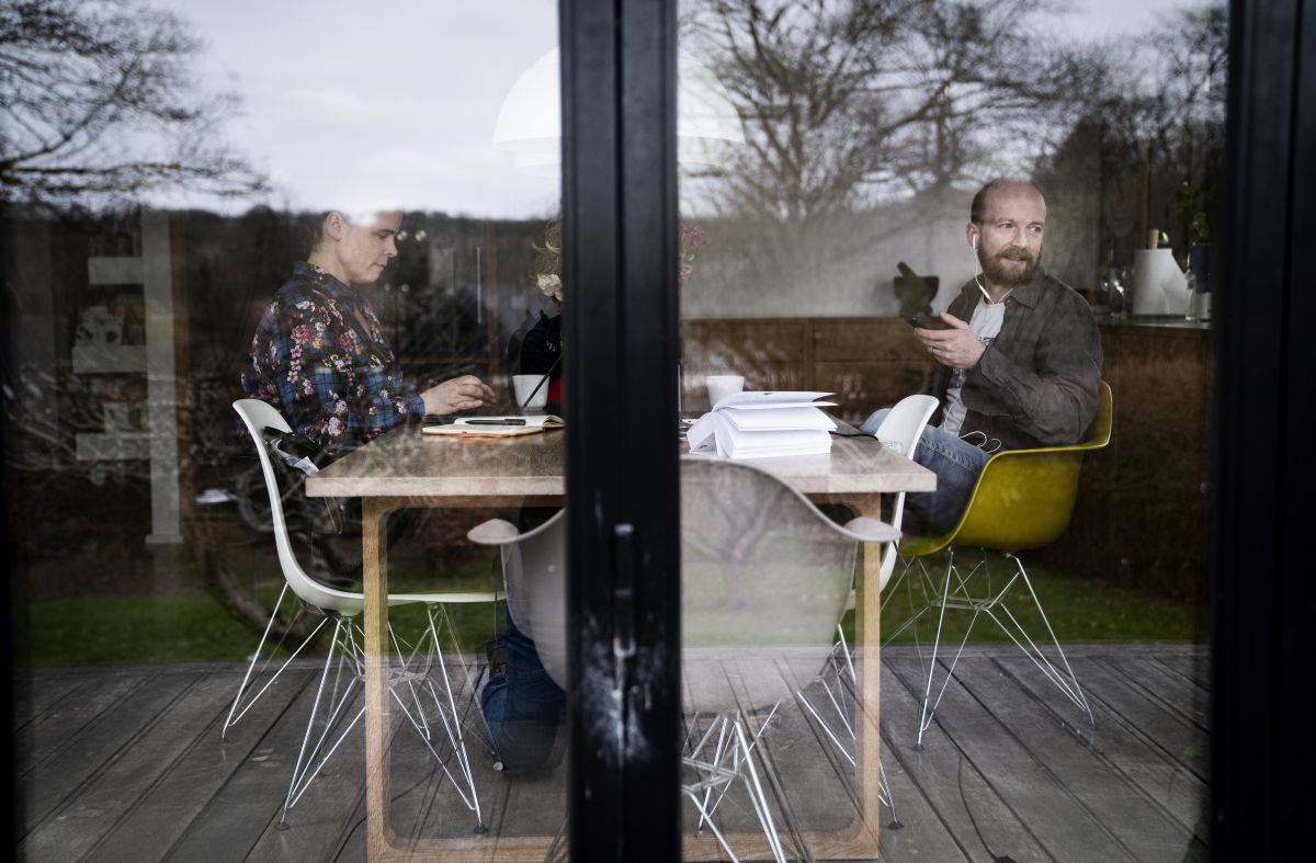 Der skal spares på energien i landets kommuner. I Slagelse Kommune overvejer man om der kan spares på energien i ved at lade ansatte arbejde hjemmefra.