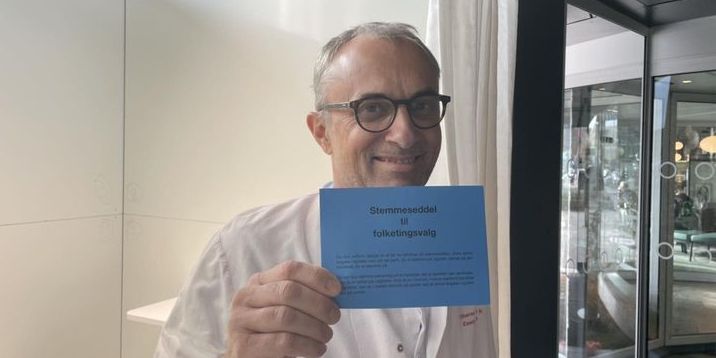Michael Ziegler formår trods leukæmi at føre valgkamp fra Rigshospitalet.