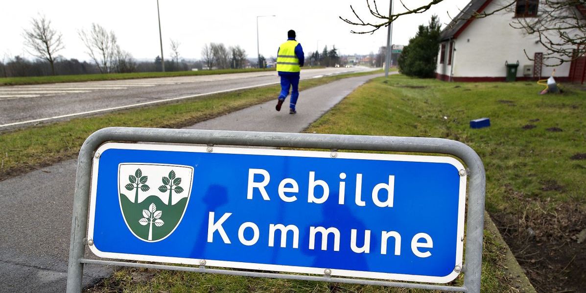 To nu tidligere ansatte i Rebild Kommune har ifølge anklageskrift forsøgt at få bestikkelse for over en halv million kroner.
