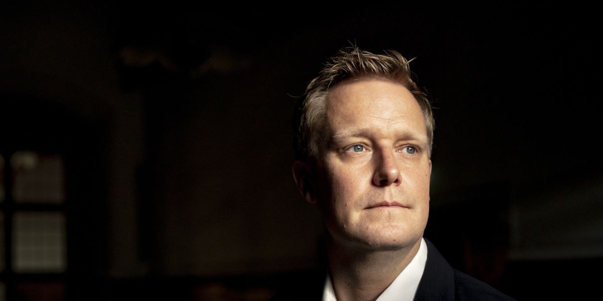 Jens-Kristian Lütken (V) beskæftigelses- og integrationsborgmester i Københavns Kommune beder nu staten om hjælp til at huse ukrainske flygtninge. Der er ikke nok boliger, og kommunen er i gang med at bygge deres fjerde pavillonby.