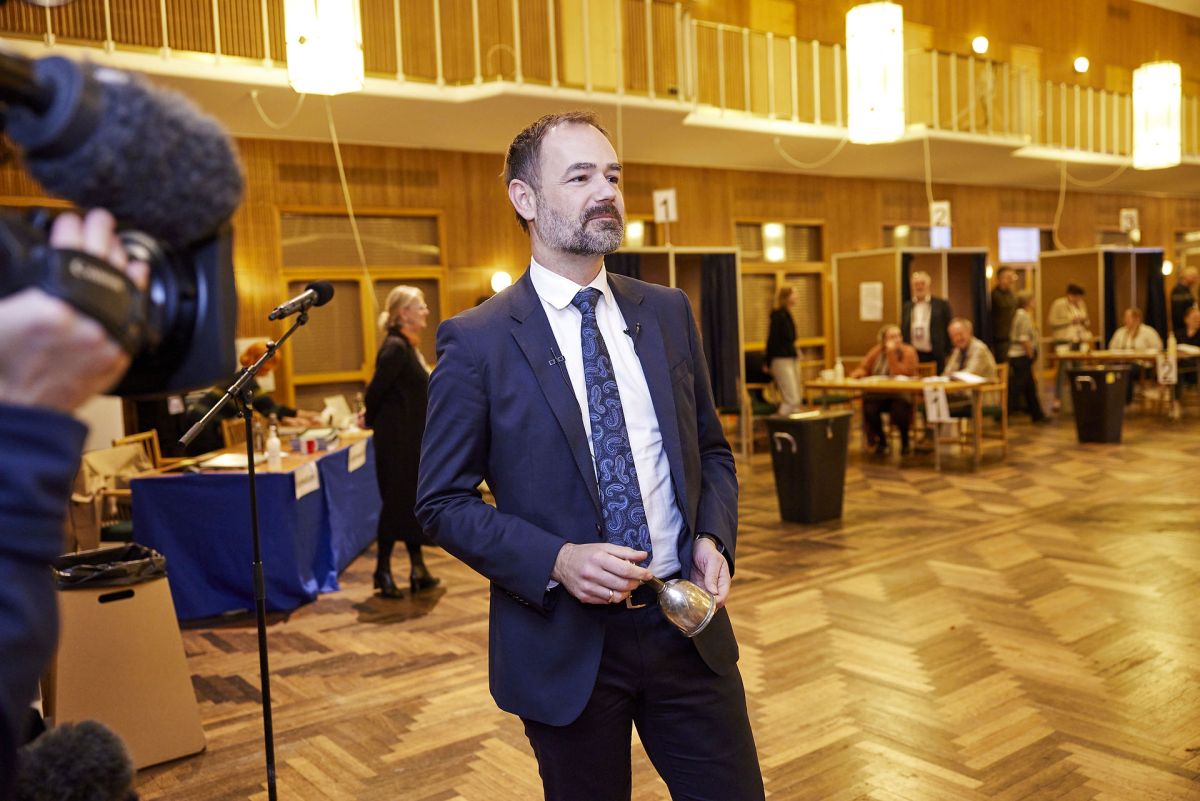 Borgmester Jacob Bundsgaard ringede valghandlingen i gang 1. november, og nu har han trykket på alarmknappen i forhold til læk fra lukkede punkter på byrådets dagsordener.