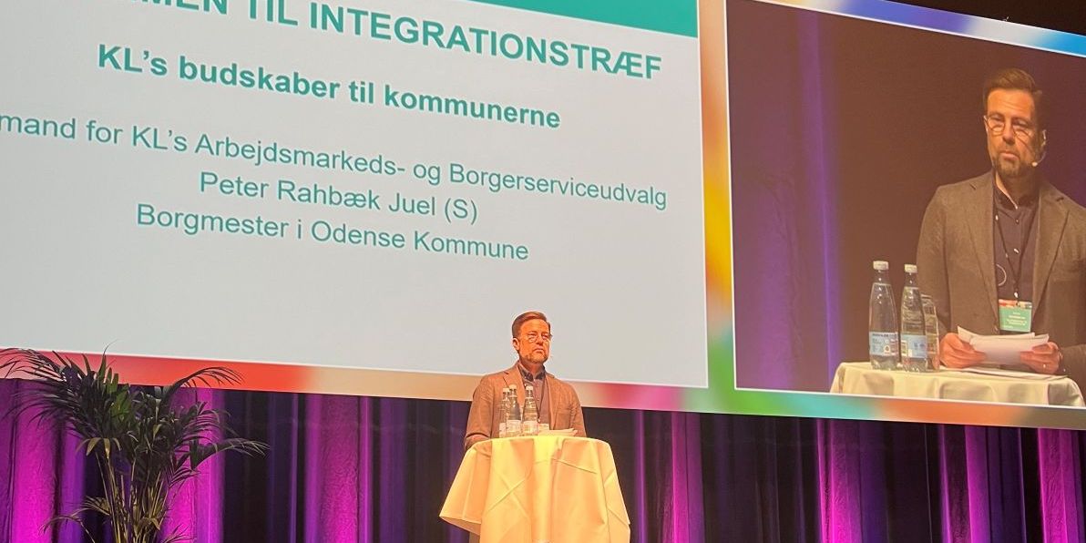 Det var en bekymret formand for KL’s Arbejdsmarkeds- og Borgerserviceudvalg, Peter Rahbæk Juel, som mandag KL's Integrationstræf i Odense. Staten bør tage et større ansvar for modtagelsen af ukrainske flygtninge, mener han.