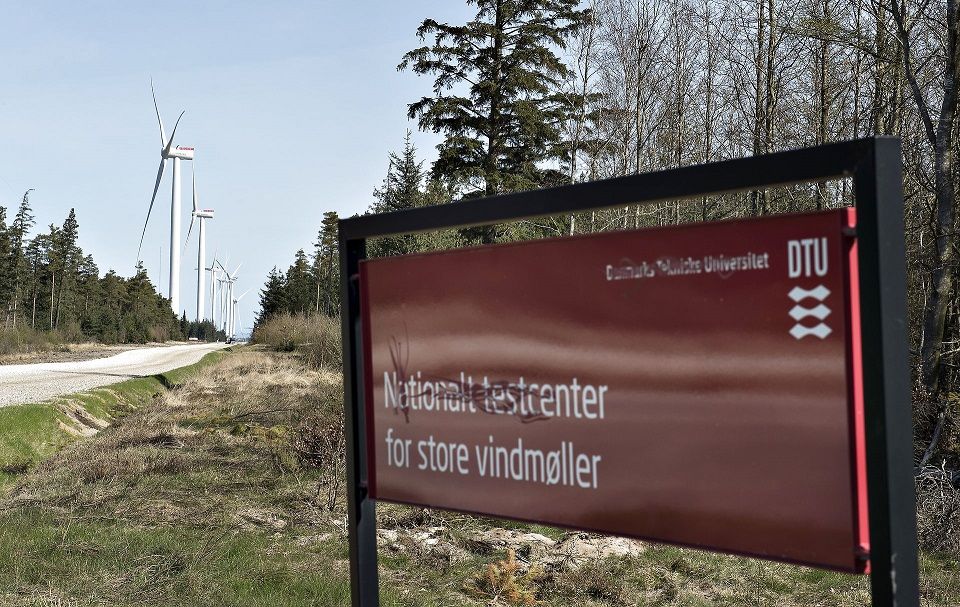 440 hektar skov er fældet for at skabe plads til testcenter for store vindmøller. Thisted Kommune vil have rejst erstatningsskov som kompensation for den fældede skov.