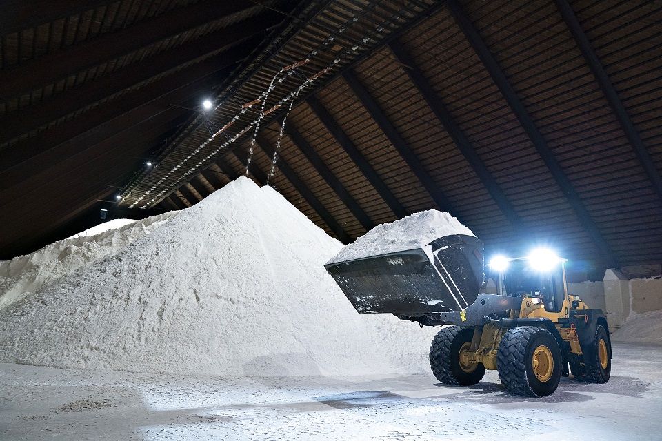 Salt-beredskabet skal være på plads, inden kulden kommer. Og det er det, lyder det fra Fredericia Kommune, der får teknologisk hjælp til vigtige funktioner.