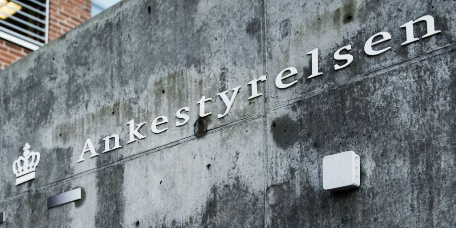 (Arkiv) Ankestyrelsens afgørelse om, at en kommune kan trække borger for en bonus i fleksydelse tager ikke stilling til det væsentlige, skriver professor i socialret John Klausen til NB-Beskæftigelse.