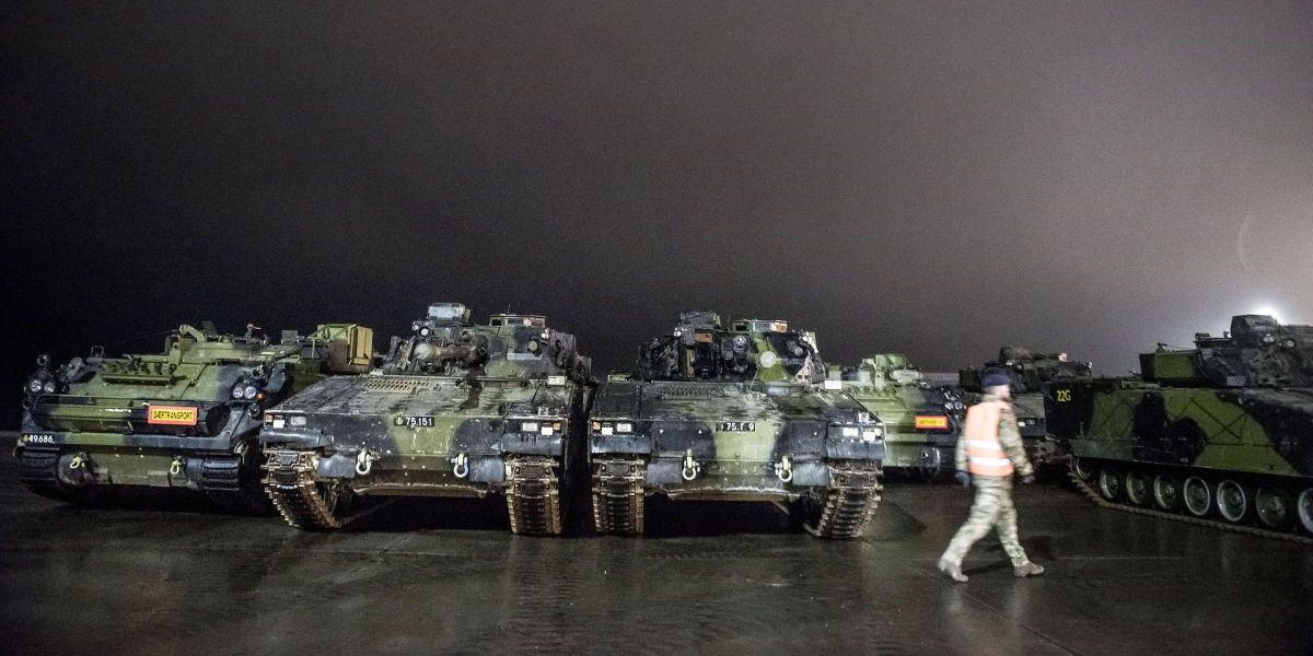 Forsvaret og skattelettelser vil ud fra de foreløbige oplysninger i regeringsgrundlaget lægge beslag på 9,5 af 11 nye milliarder kroner i det økonomiske råderum.
