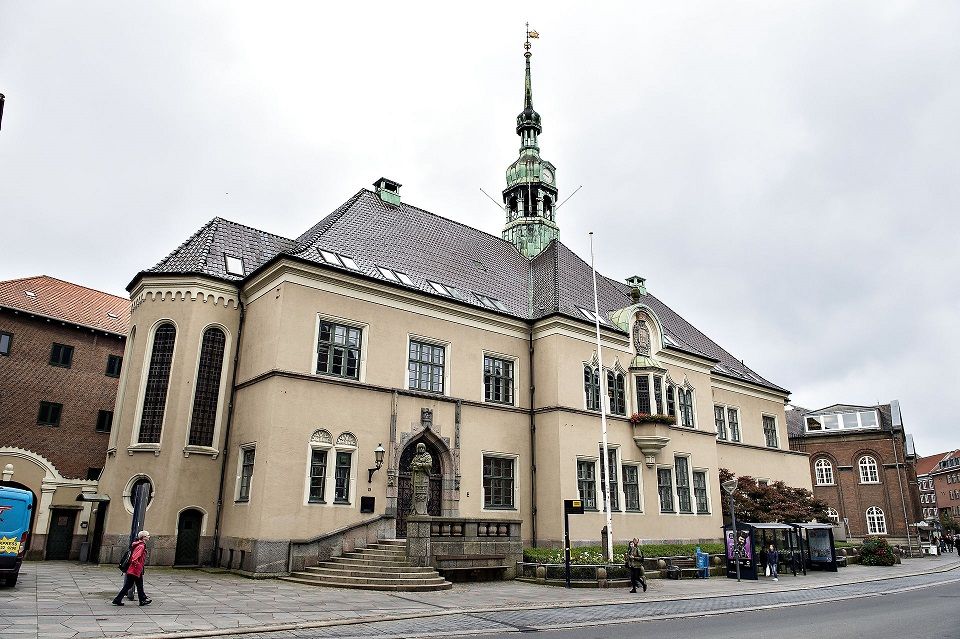 En revision af eventchefen i Aalborg Kommune retter skarp kritik mod brug af kreditkort.