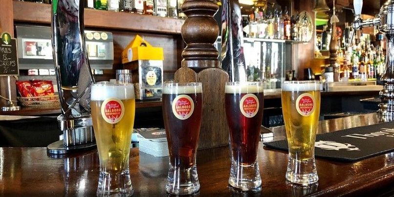 Aalborgs eventchef har svinget sit kommunale kreditkort mange gange på aalborgensiske restaurationer uden at aflevere bilag for det.