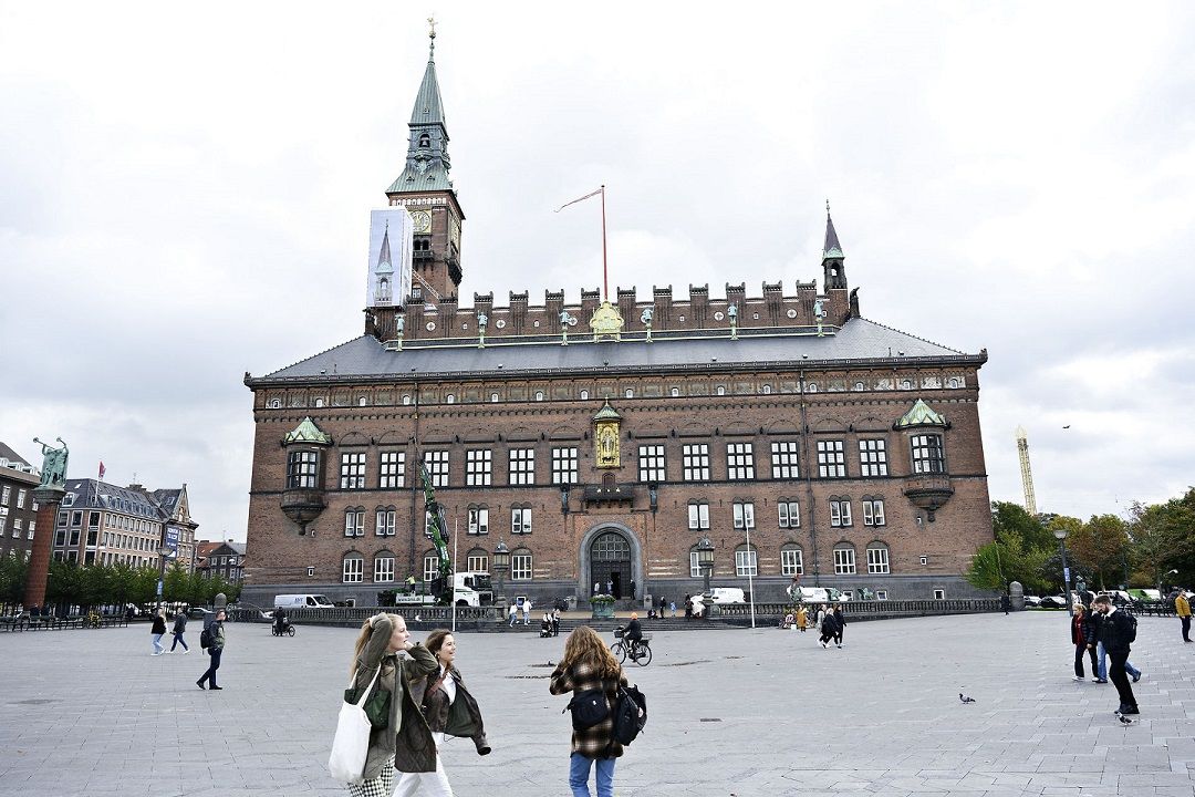 Virksomheder, der handler med kommunen, får nu lønnen for deres arbejde hurtigere, har politikerne på rådhuset besluttet.