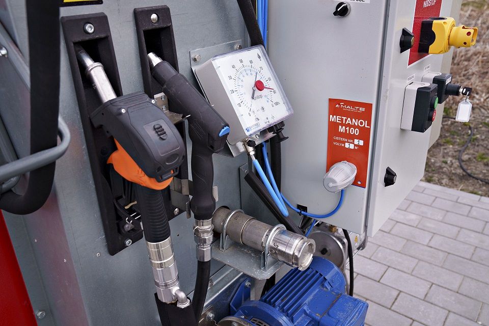Aabenraa Kommune er i gang med planlægningen af at opføre verdens største e-ethanol-anlæg. Billedet her er fra da det første e-ethanol brændstof kom til Danmark i Aalborg.