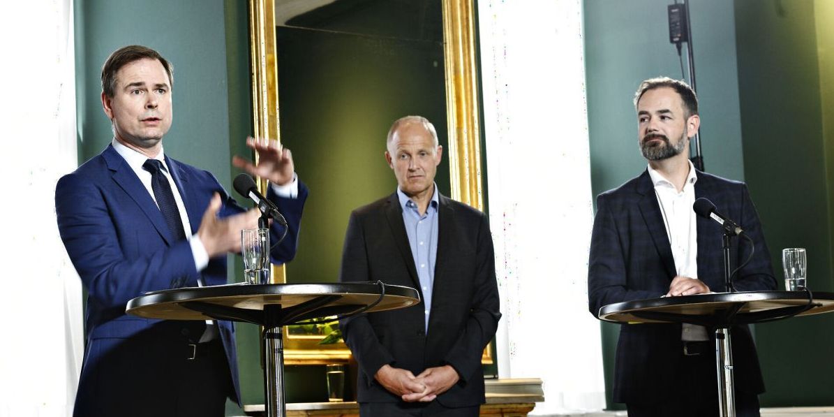 Finansminister Nicolai Wammen (S) kan se frem til en overraskelse, når kommunernes regnskab for 2022 offentliggøres. Kommunerne har nemlig fundet en fejl, som de facto vil hæve servicerammen og staten stilskud til kommunerne med 600 millioner kroner.
