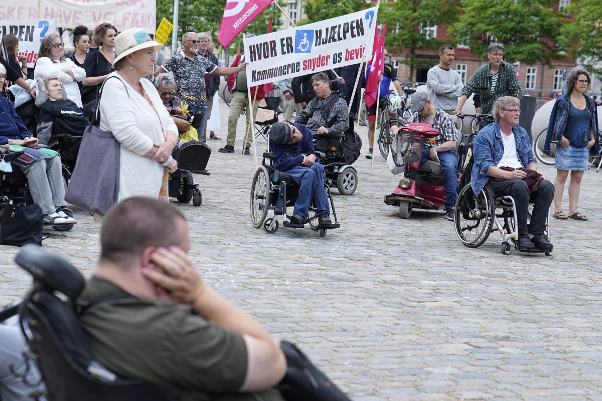 Der er en stigende bekymring for kvaliteten i fremtiden på det specialiserede socialområde. Her kom det i 2021 til udtryk ved en demonstration imod regeringens og KLs økonomiaftale for 2022, på Christiansborg Slotsplads