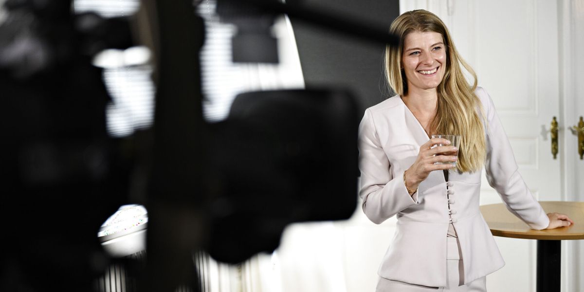 Ifølge beskæftigelsesminister Ane Halsboe-Jørgensen (S), er det rimeligt, at dagpengene stiger for nogle grupper på bekostning af de nyuddannede.