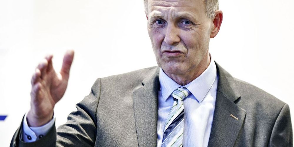 Hvis der skal være den samme mængde personale per borger som i dag, skal der skaffes 24.000 ekstra kommunalt ansatte, for der bliver flere at tage sig af.
