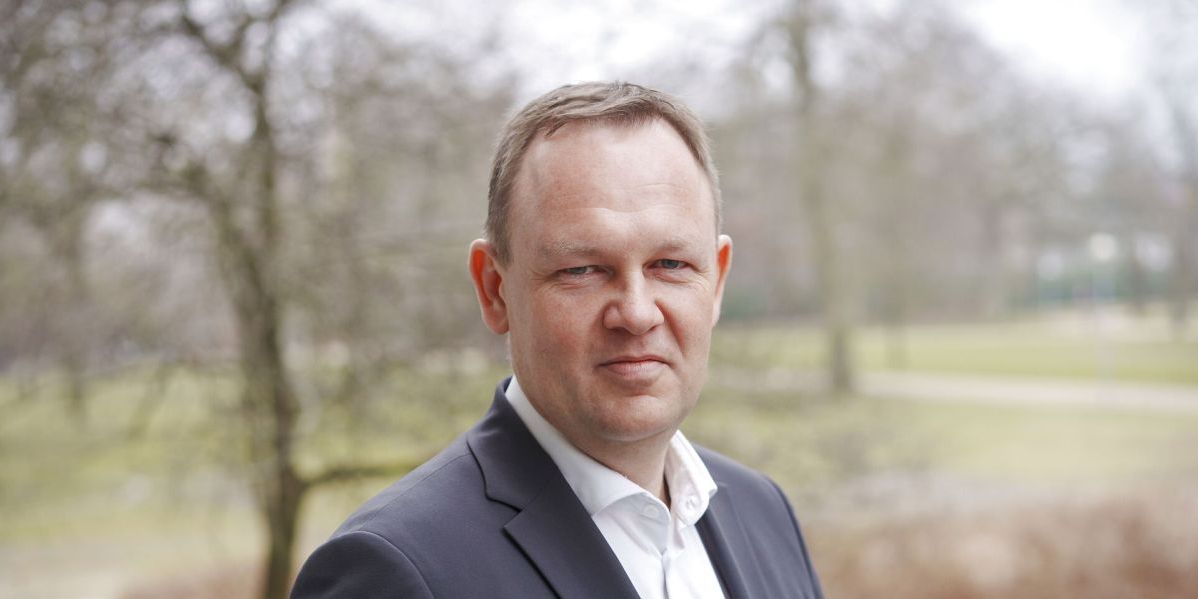 Borgmester i Esbjerg Jesper Frost Rasmussen (V) blev i fredags overrasket over et svindelnummer.