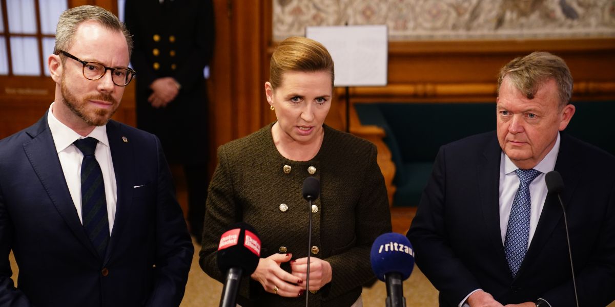 De tre partiledere fra henholdsvis Venstre, Socialdemokratiet og Moderaterne, som tilsammen udgør flertalsregeringen, var i dag samlet i Folketinget i forbindelse med statsministerens redegørelse. Allerede inden for den kommende måned planlægger de lovforslag, som vil påvirke kommunerne.