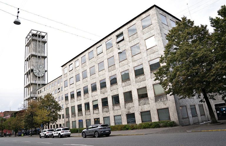 Byrådet i Aarhus Kommune er på vej med en plan for, hvordan der kan spares minimum 10 procent. af arealet i kommunens administrationsbygninger.