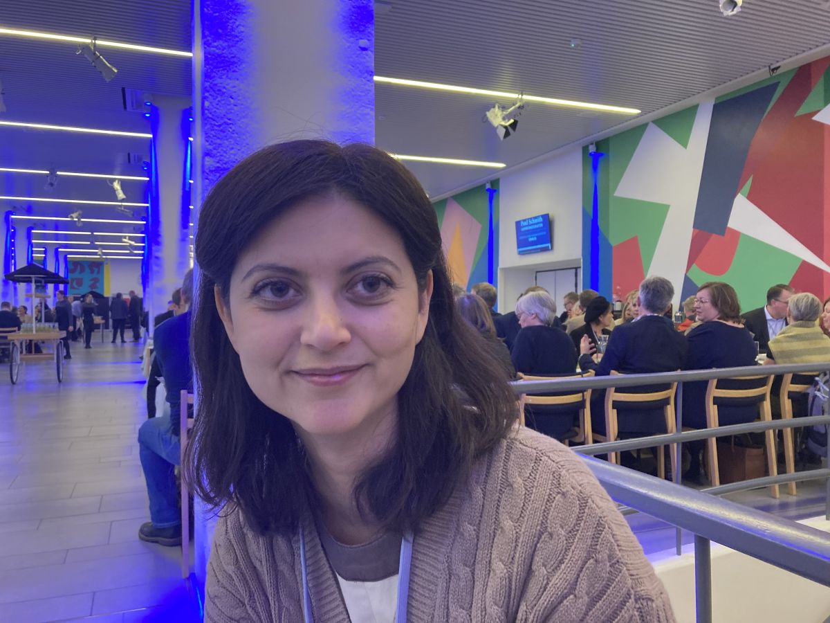 Sofie Osmani (K), borgmester i Lyngby-Taarbæk Kommune, mener at regeringen skal være med til at nedsætte borgernes forventningspres.