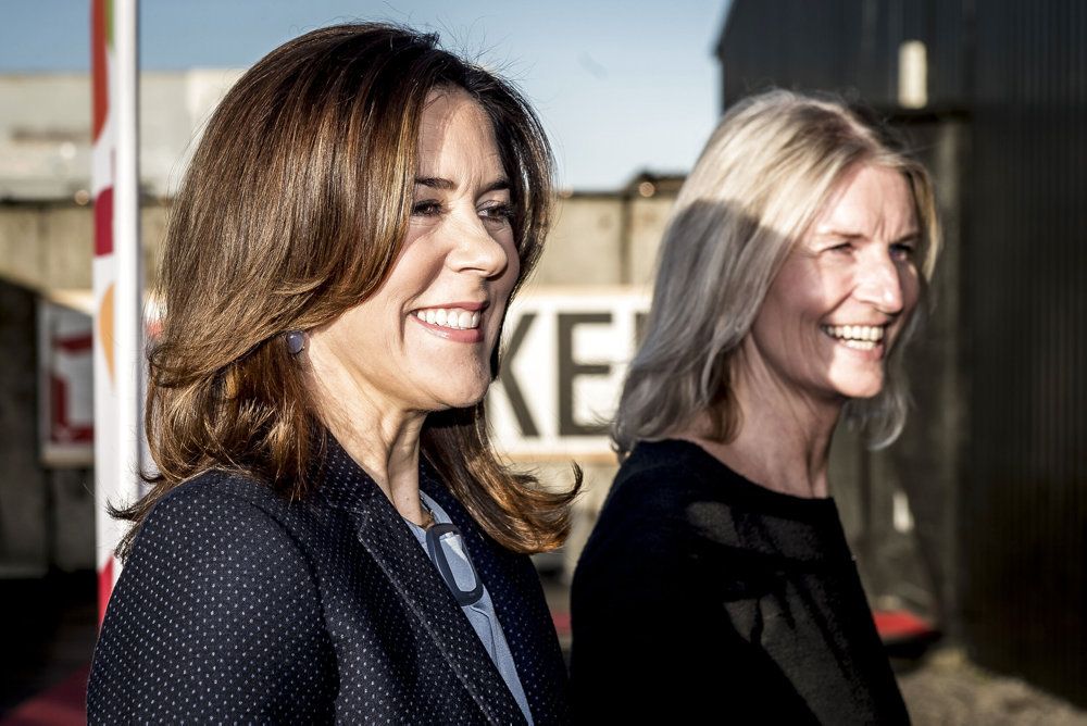 Mary Fonden lancerer tirsdag et nyt ensomhedsprojekt. "Vi skal finde de unge, som føler sig svært ensomme, og sikre, at de får et tilbud, som matcher deres unikke behov," siger direktør i fonden Helle Østergaard.