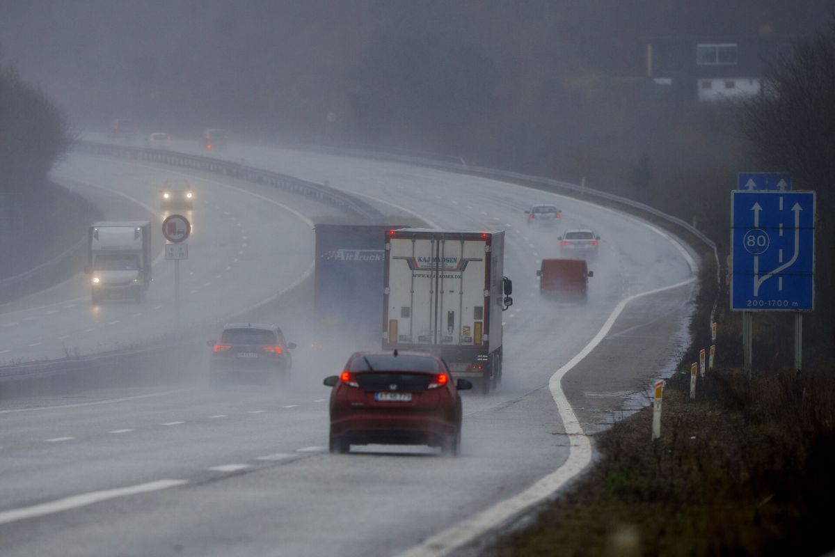 Overdækning af motorvejen i Vejle Kommune vil være en mulighed både nord og syd for Vejle Fjord Broen, lyder det fra politikere i kommunen.