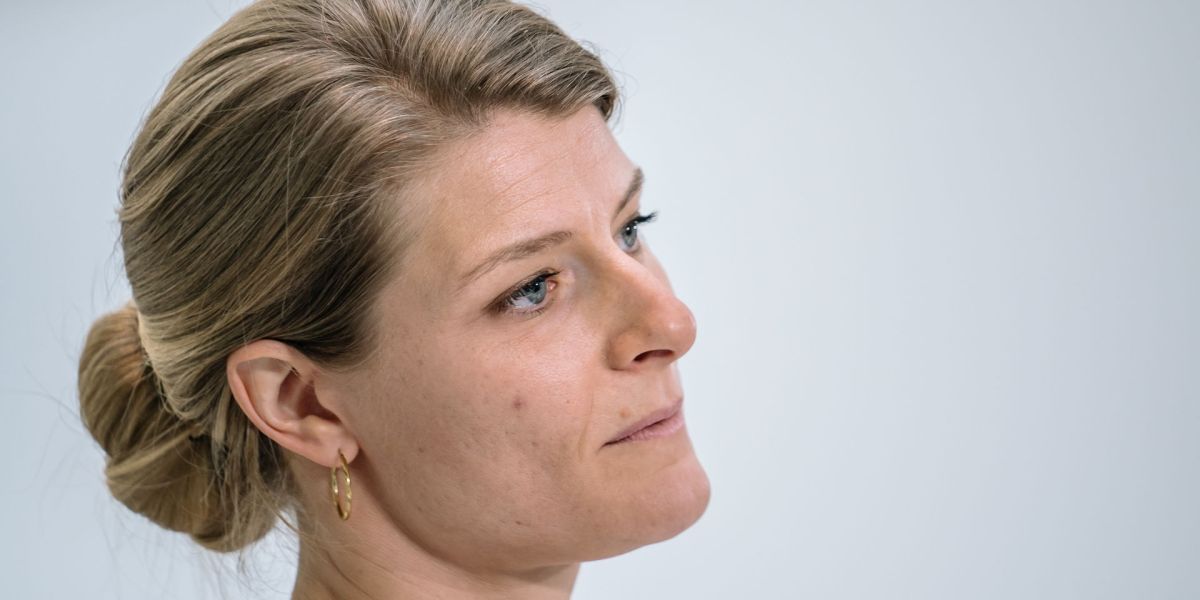 Beskæftigelsesminister Ane Halsboe-Jørgensen (S) skal onsdag i åbent samråd om seniorpension, tidlig pension og seniorjobordningen.