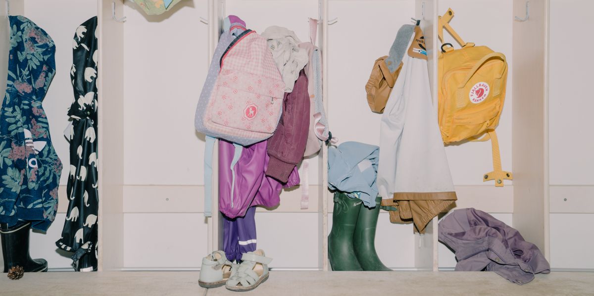 Hvis store bededag afskaffes, vil det kræve en ekstra åbningsdag i landets børnehaver, vuggestuer og dagplejer. Det vil medføre en øget forældrebetaling, som udhuler en del af løngevinsten ved at arbejde en dag mere.