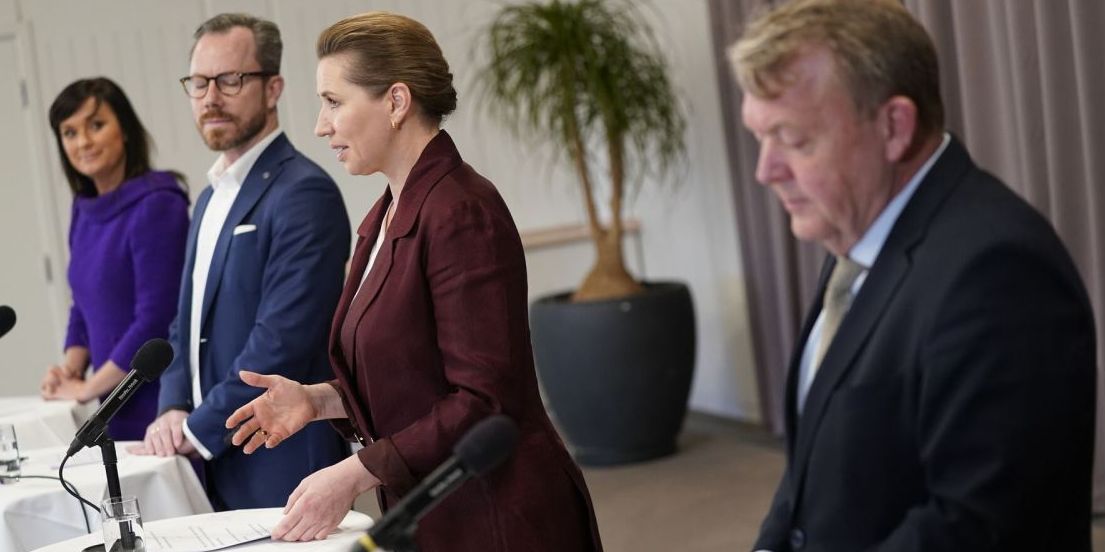 Moderaternes formand Lars Løkke Rasmussen efterlyste ærlighed, da NB-Økonomi bad regeringstoppen kommentere på løfter fra socialministeren om bedre hjælp til person med handicap , som står i skærende kontrast med den gældende økonomiaftale mellem regeringen og kommunerne.