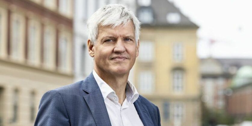 Erik E. Simonsen, vicedirektør og chef for arbejdsmarked og beskæftigelse i Dansk Arbejdsgiverforening besøgte for nylig seks jobcentre rundt om i landet, hvor han mødte nogle engagerede medarbejdere, som både forsøger at hjælpe borgere og virksomheder, fortæller han.