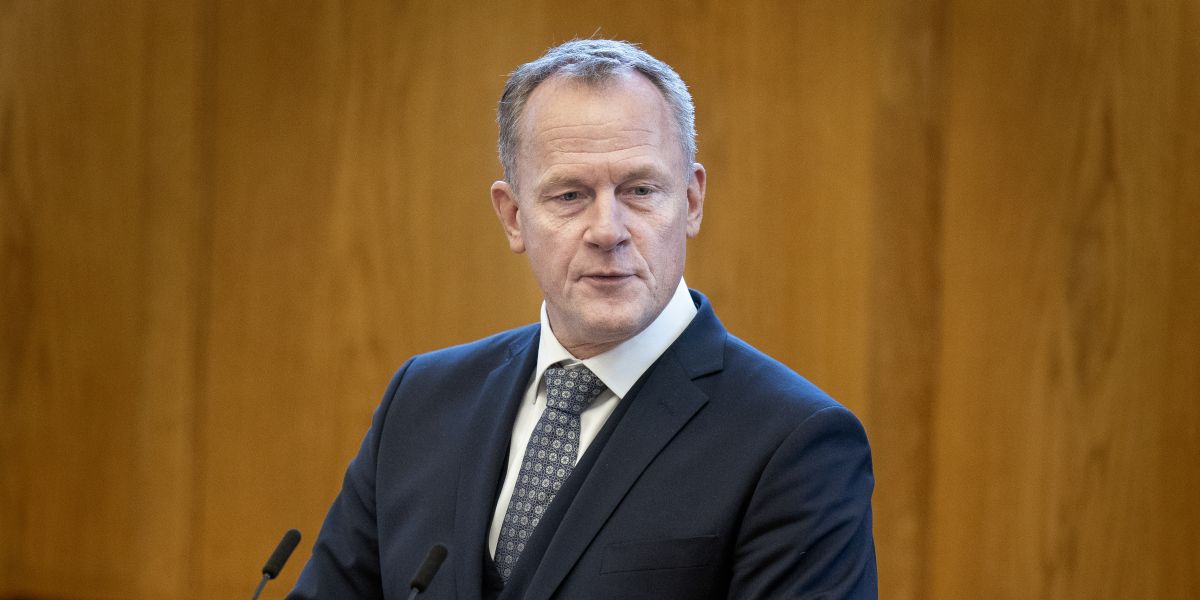 Kim Edberg Andersen, der er kommunalordfører for Nye Borgerlige, vil gå konstruktivt ind i forhandlingerne om en ny ældrelov. Opgør med det, folketingspolitikeren kalder barnepigestaten er vigtigst.