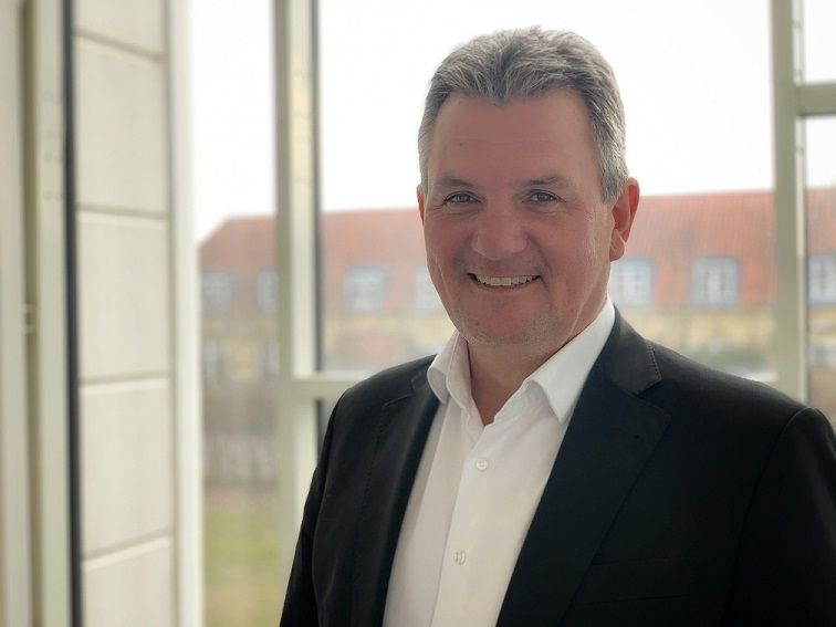 "Nok er nok. Vi bliver overvåget alle vegne. Hvis ikke nogen siger fra, ender vi med tilstande som i Kina," siger Hørsholms viceborgmester, Henrik Klitgaard.