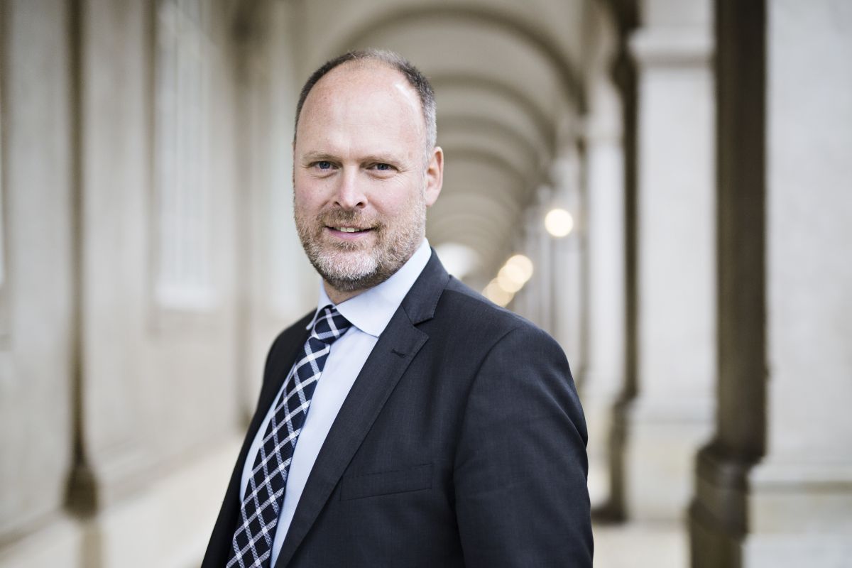 Morten Jung, markedschef i Dansk Erhverv, skriver i debatindlæg, at kommunerne skal huske at genberegne takster, så private leverandører ikke snydes på prisen.