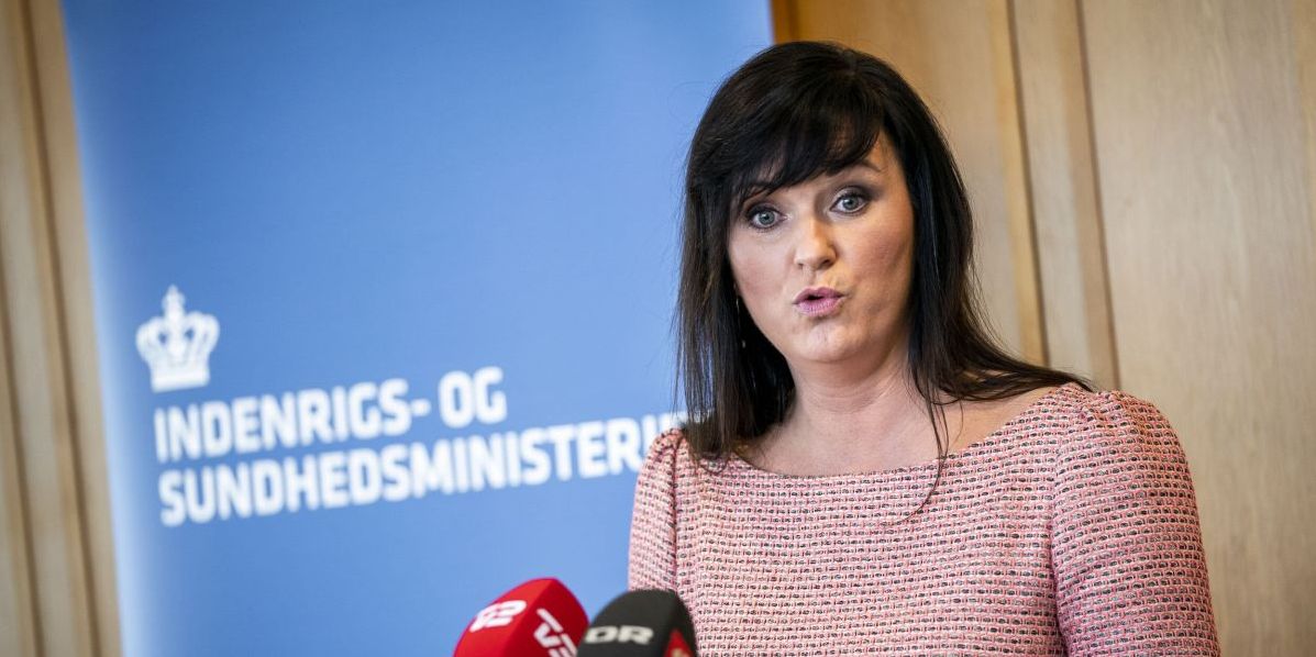 Indenrigs- og sundhedsminister Sophie Løhde (V), retter kritik af Region Midtjyllands beslutning om enten eller, når det kommer til nedbringelse af ventelister