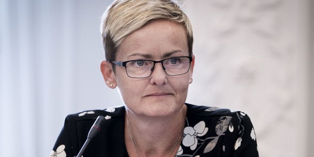 Denne gang bliver det social- og ikke statsministeren, der kommer med en undskyldning på Danmarks vegne.