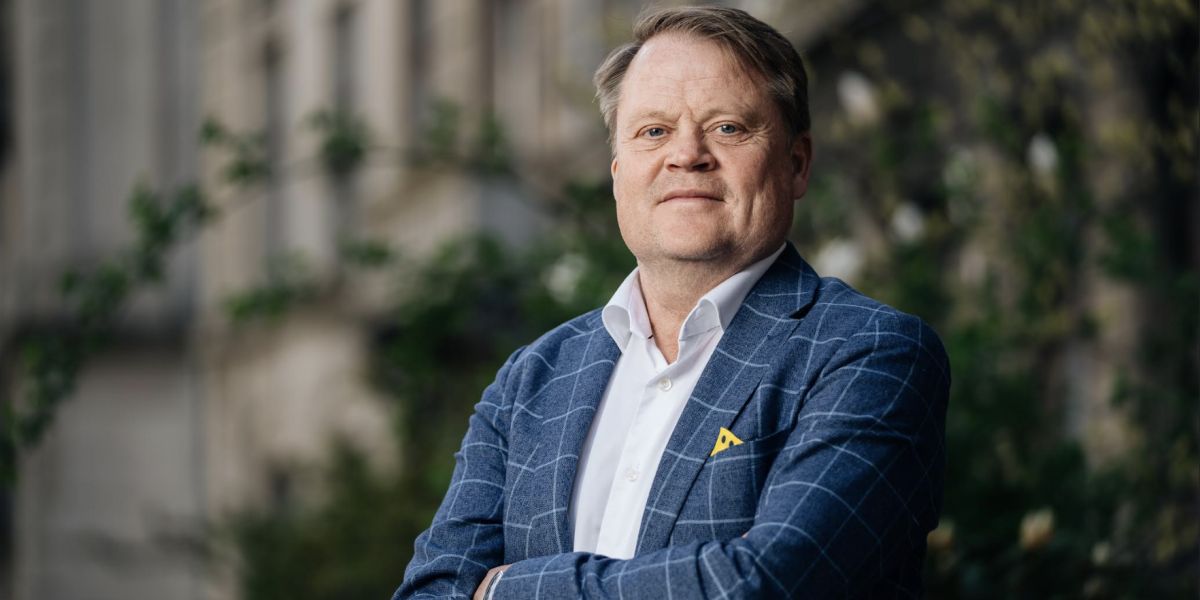 Bo Hammer, der er partner i Kraka Advisory, mener ikke, at kommunaldirektør Eik Møller og centerchef for arbejdsmarkedsområdet Jannik Nielsen i Ballerup Kommune har forskningsmæssig evidens for de påstande, de tirsdag kom med i NB-Beskæftigelse. I stedet fastholder Bo Hammer, at der kan spares 3 milliarder kroner på samtaler og aktive tilbud i jobcentrene.