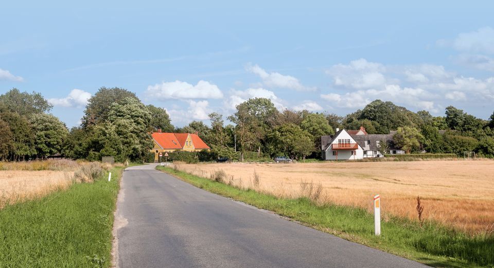 I de nye ejendomsvurderinger vil 15.000 ejendomme på landet i fremtiden blive betragtet som en ejerbolig frem for et landbrug.