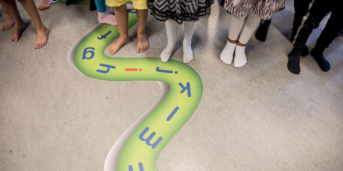 "Når børn og unge kæmper for at finde fodfæste, sætter det aftryk i klasseværelset, skolegården og hele folkeskolen som institution," skriver lærerne i deres åbne brev.