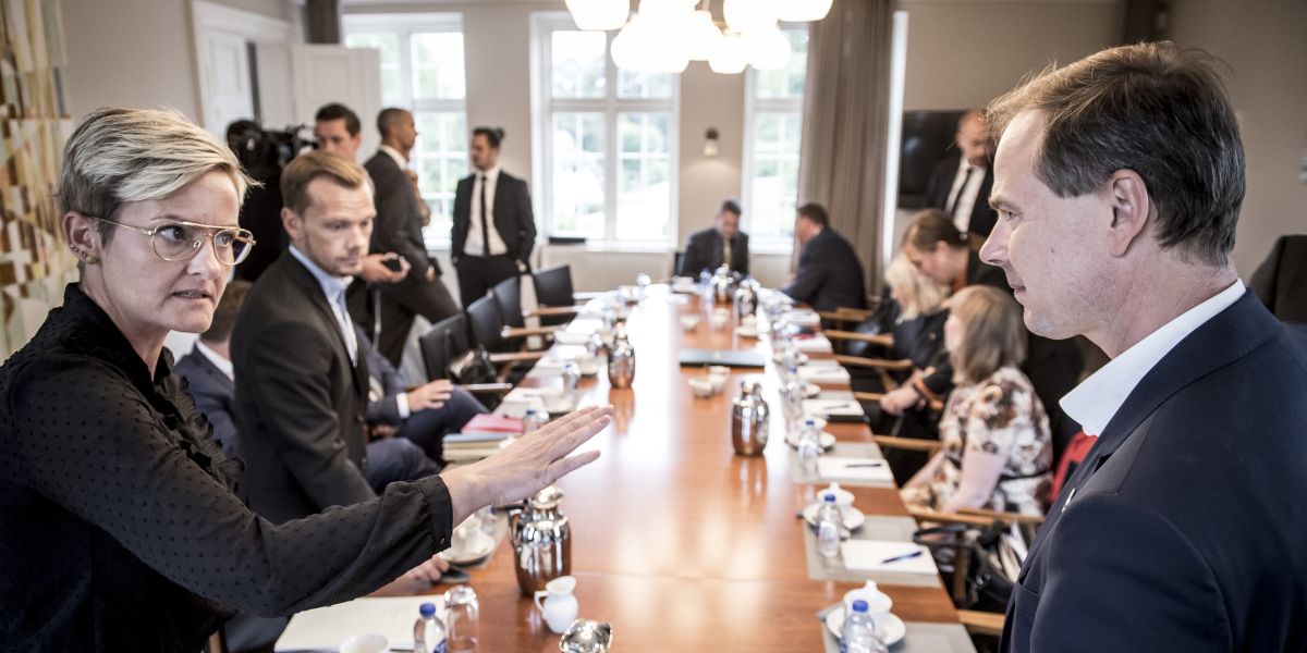 Mange i 'kommunedanmark' oplever, at borgernes forventninger til service er blevet talt op af fagministre som socialminister Pernille Rosenkrantz-Theil (S), hvorefter finansminister Nicolai Wammen (S) har måtte understrege, at kommunerne skulle leve op til stramme økonomiaftaler. Gabet mellem borgernes forventninger og økonomien er stigende, mener et flertal af kommunalpolitikerne i ny undersøgelse.