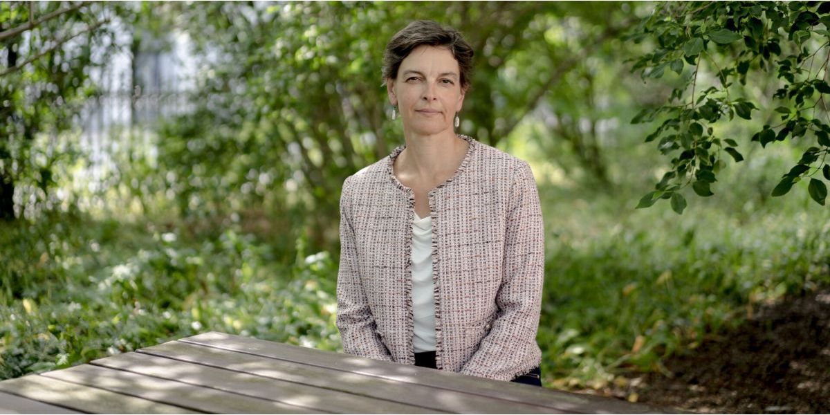 “Vi skal stole på, at dygtige medarbejdere og ledere i kommunerne kan finde den rette vej frem sammen medborgeren.” Sådan lyder det fra Djøfs formand, Sara Vergo, i forbindelse med, at Djøf lancerer en række bud på, hvad der skal ske med jobindsatsen i Danmark.