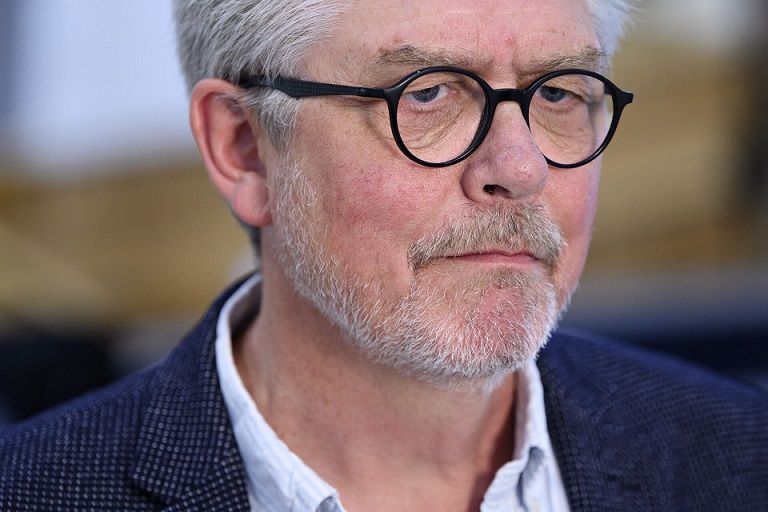 SF’s beskæftigelsesordfører Karsten Hønge kalder det uacceptabelt, at it og ikke sagsbehandlere træffer beslutninger om at trække kontanthjælpsmodtageres ydelser.