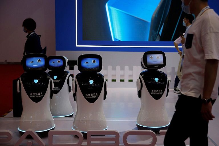 Robotterne her er ikke de nye medhjælpere i Københavns Kommune, der nu sætter flere af slagsen til at servicere en effektivisering af byggesagsområdet, så sagerne kan behandles hurtigere.