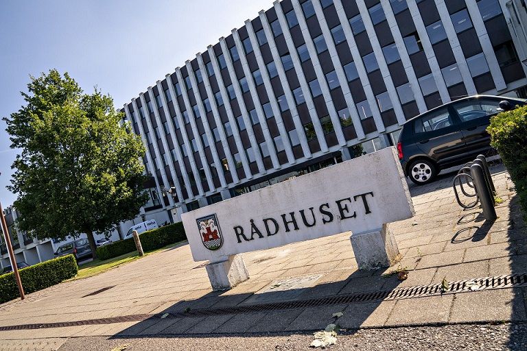 Politikere på Silkeborg Rådhus ønsker en granskning af, hvor meget politikere er blevet serviceret af administrationsmedarbejdere, når de har søgt sagsindsigt.