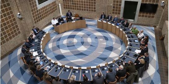 Byrådsmedlemmerne i Aalborg kan fremover få tilskud til psykologhjælp, hvis de udsættes for chikaner eller trusler eller rammes af stress som en konsekvens af arbejdet i byrådet.