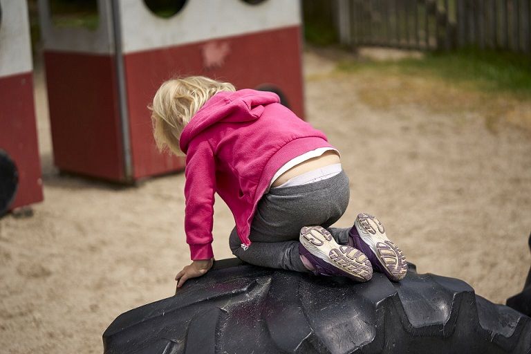 Knap 5.600 flere pædagogiske medarbejdere arbejder fuldtid sammenlignet med fem år tidligere, viser ny analyse.