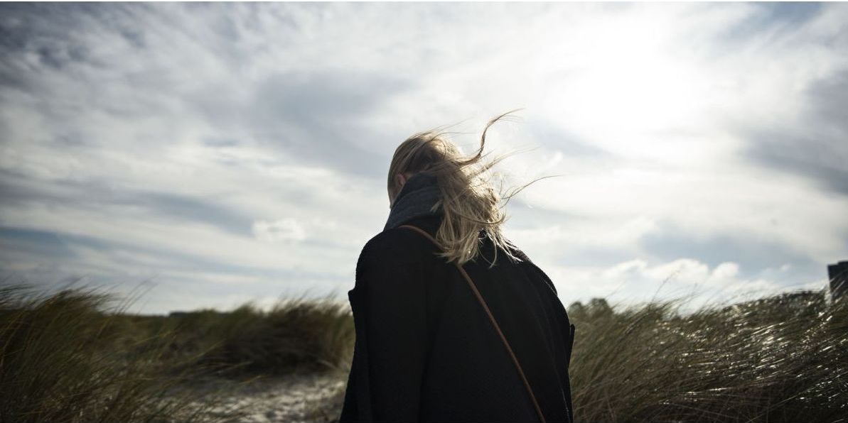 Det er en rigtig dårlig idé, når Reformkommissionen anbefaler, at udsatte unge skal sættes ned i
kontanthjælp, mener tænketanken Cevea.