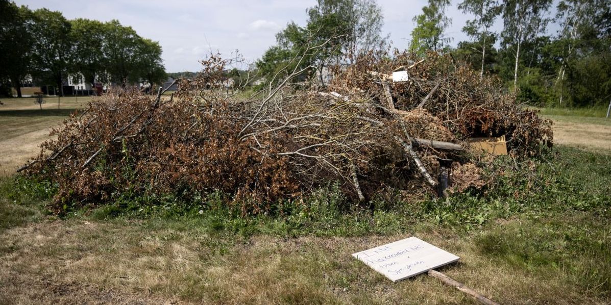 Det bliver ulovligt at tænde op for de traditionelle bål i store dele af Danmark, når sankthansaften finder sted fredag.
