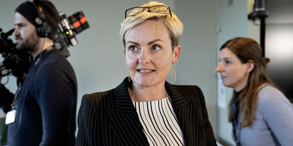 Debatten om magtanvendelsesreglerne er meget dilemmafyldt - men der er situationer, hvor de ikke giver mening. Det mener socialministeren.