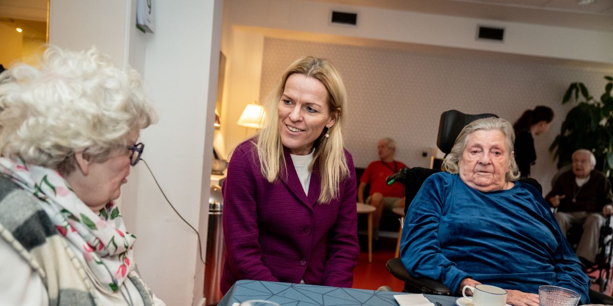 NB-Ældre vil sætte fokus på faglige udfordringer og løsninger i kommunerne. Derudover hvilke tiltag, der kommer fra Christiansborg og ældreminister Mette Kierkgaard (M), som vil få konsekvenser i kommunerne.